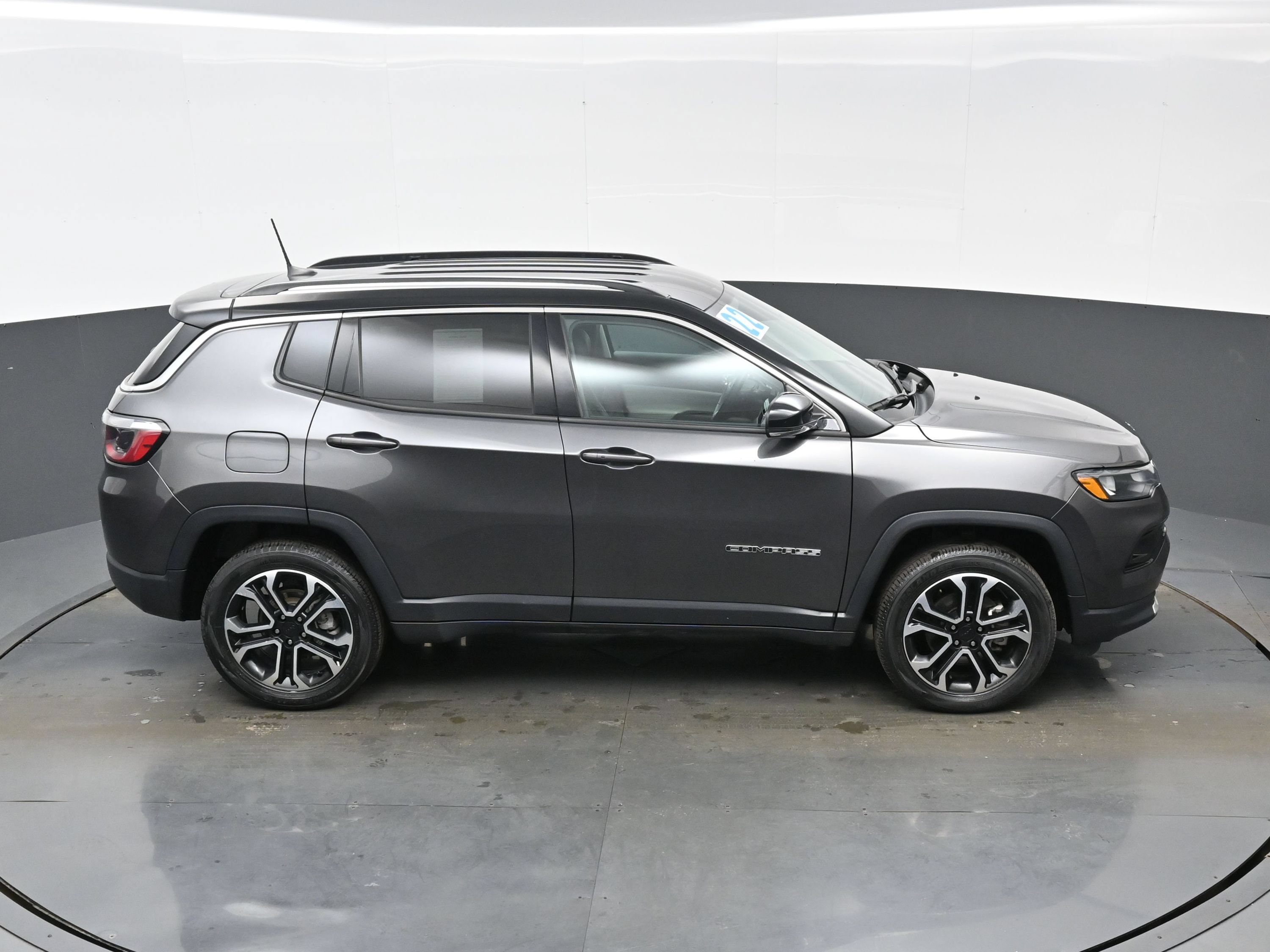 Used 2022 Jeep Compass Limited AWD/4WD image 39