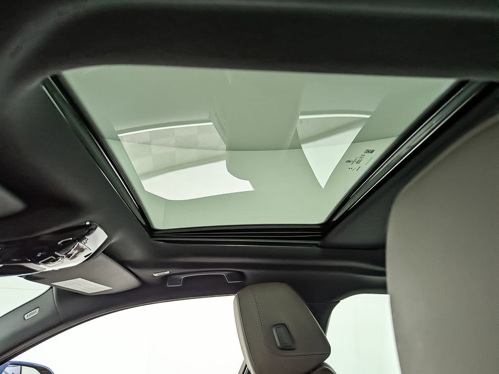 Used 2025 BMW 530i xDrive w/ Premium Package image 12