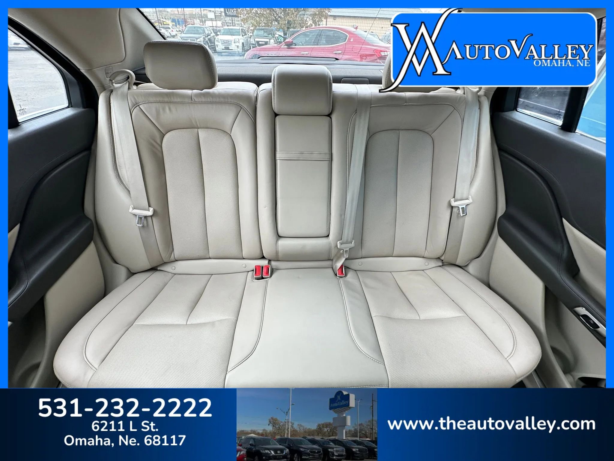 Used 2017 Lincoln Continental Select w/ Technology Package image 38