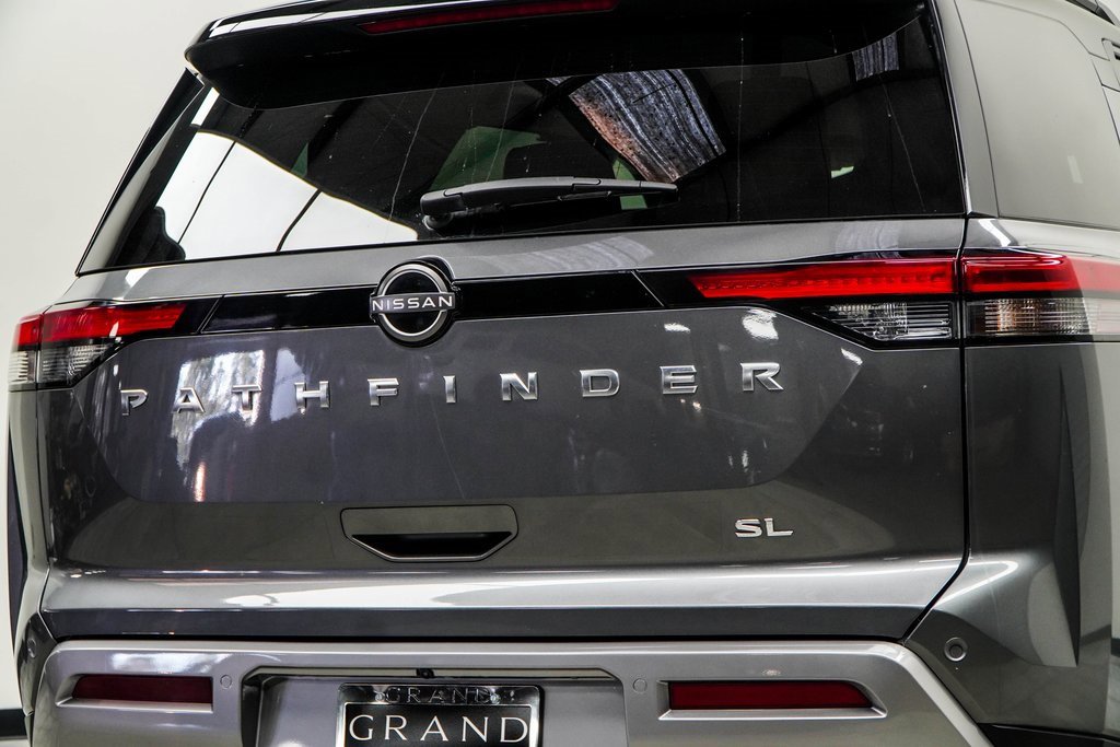 Used 2022 Nissan Pathfinder SL image 13