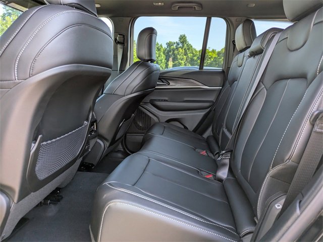 New 2025 Jeep Grand Cherokee Limited w/ Black Appearance Package image 13