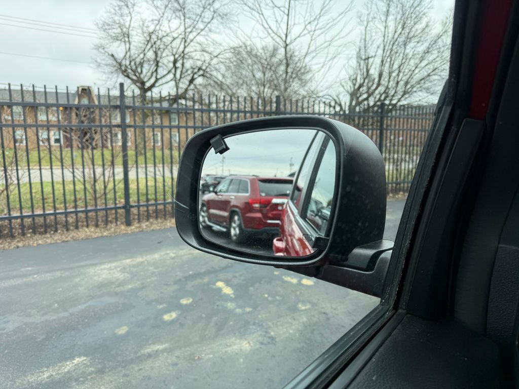 Used 2016 Dodge Grand Caravan SXT image 19