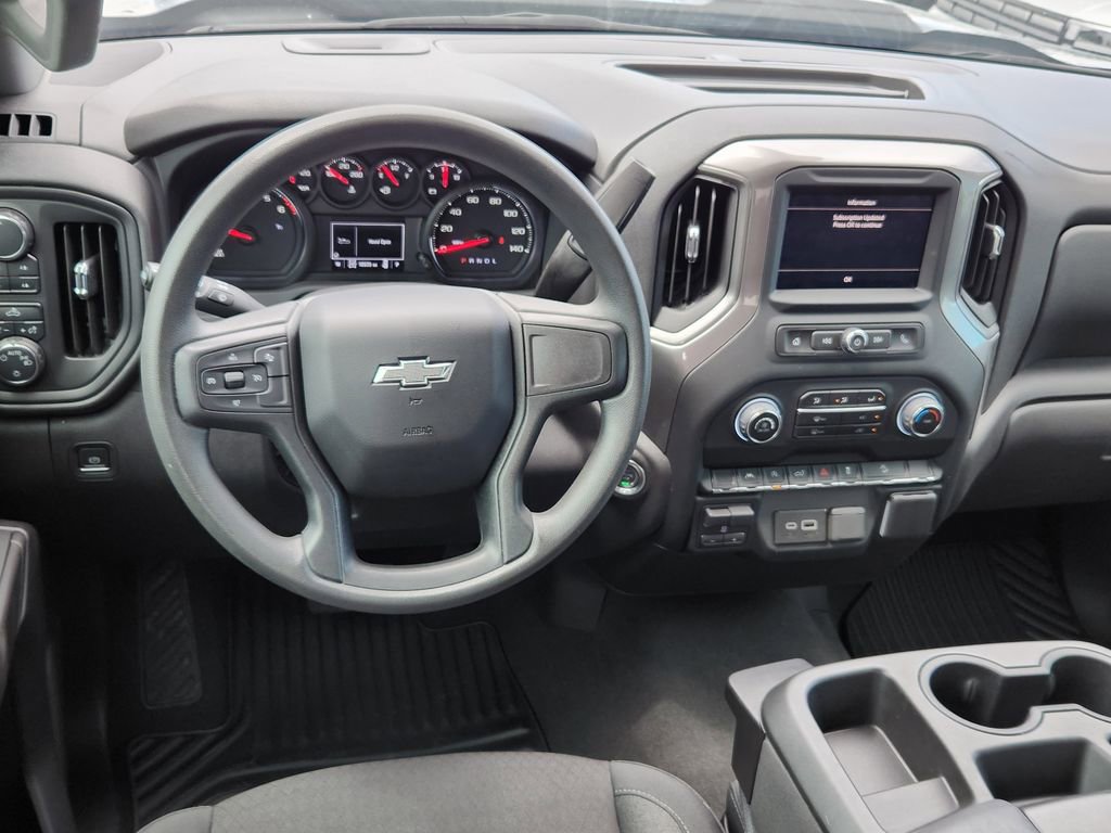 Used 2024 Chevrolet Silverado 1500 Custom Trail Boss w/ Turbomax Blackout Package AWD/4WD image 9
