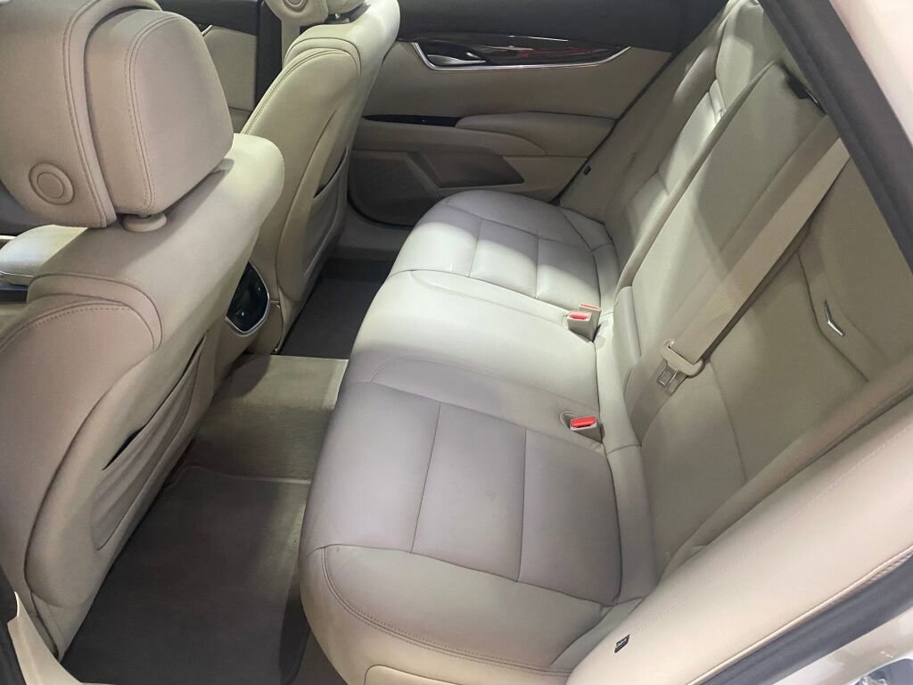Used 2014 Cadillac XTS Platinum image 15