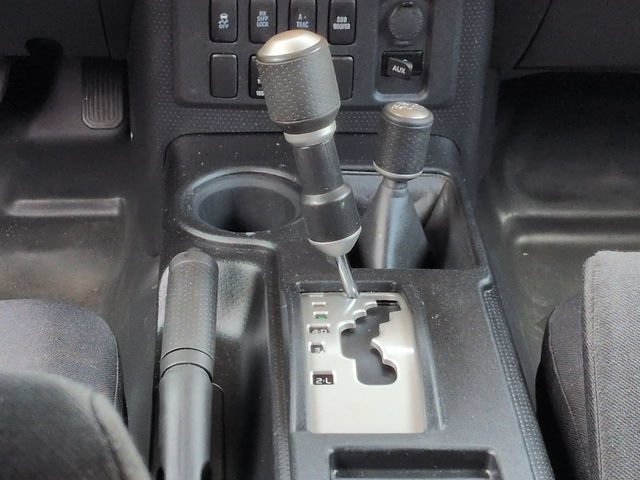 Used 2010 Toyota FJ Cruiser 4WD image 19