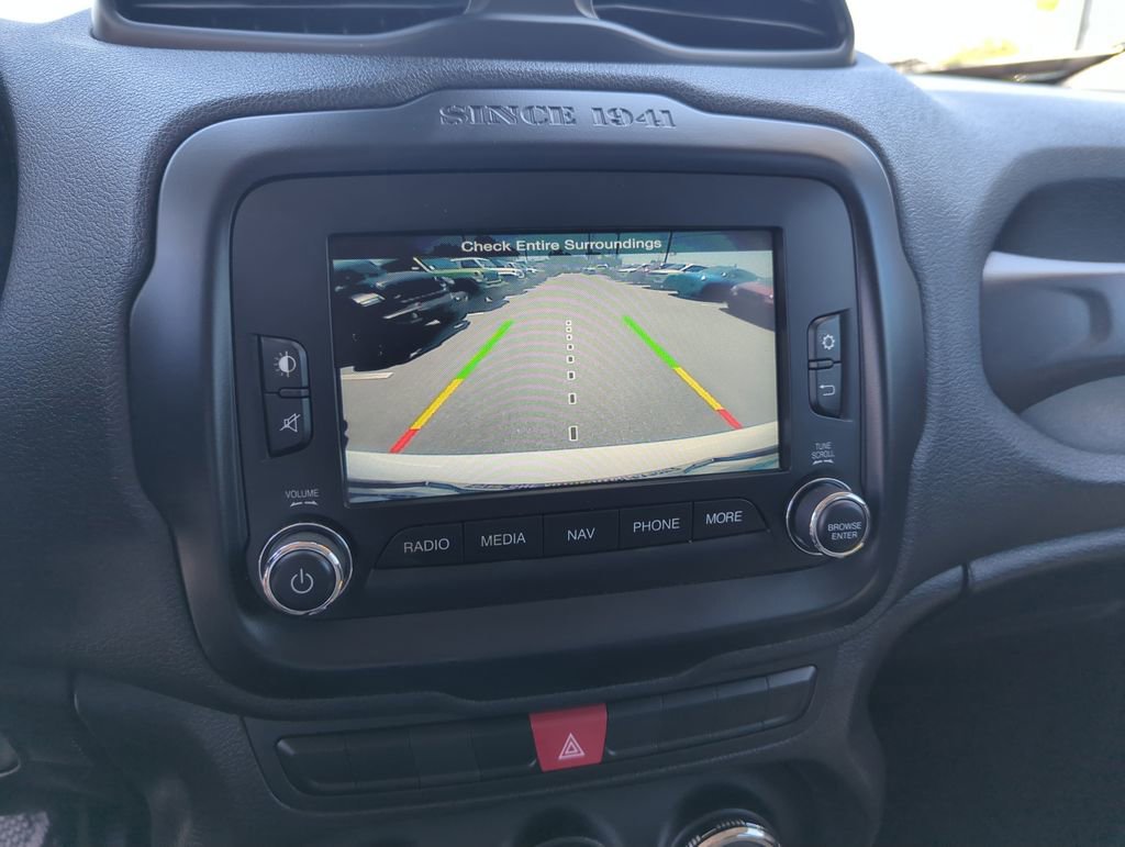 Used 2015 Jeep Renegade Latitude FWD image 25