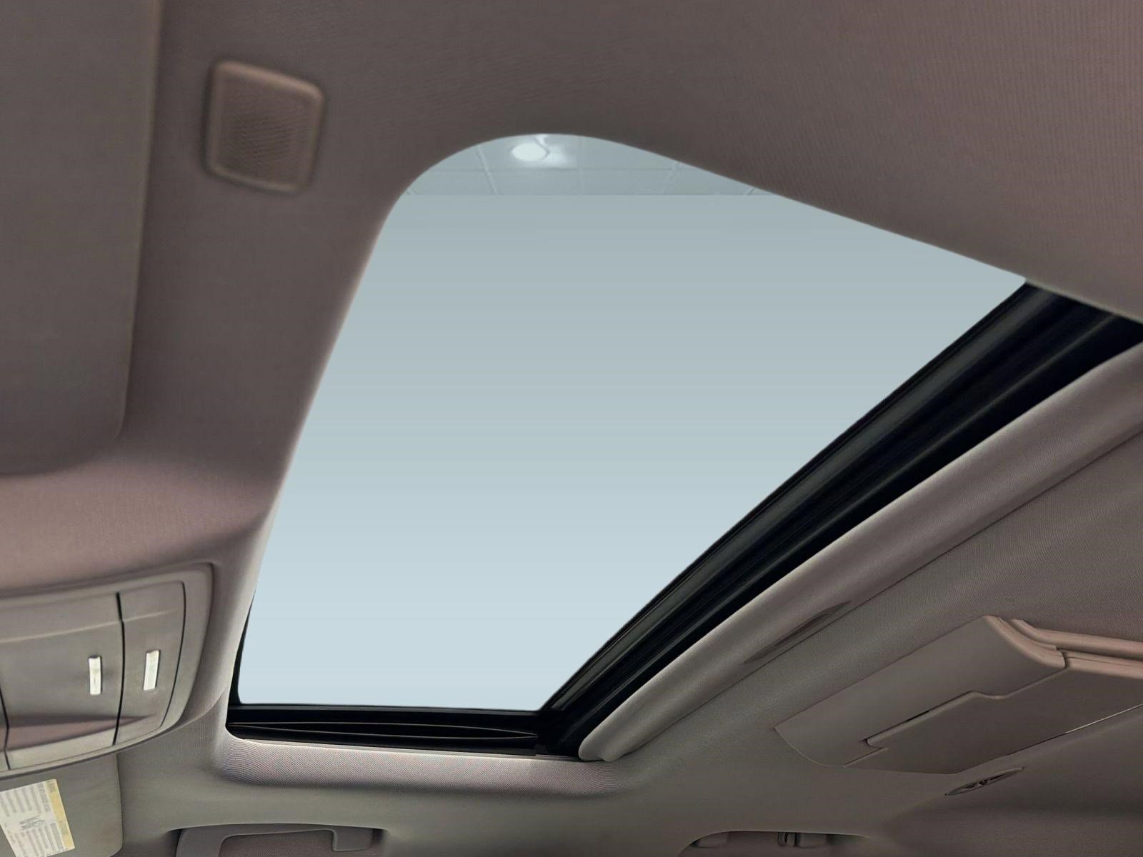 Used 2018 Chevrolet Tahoe LT image 15