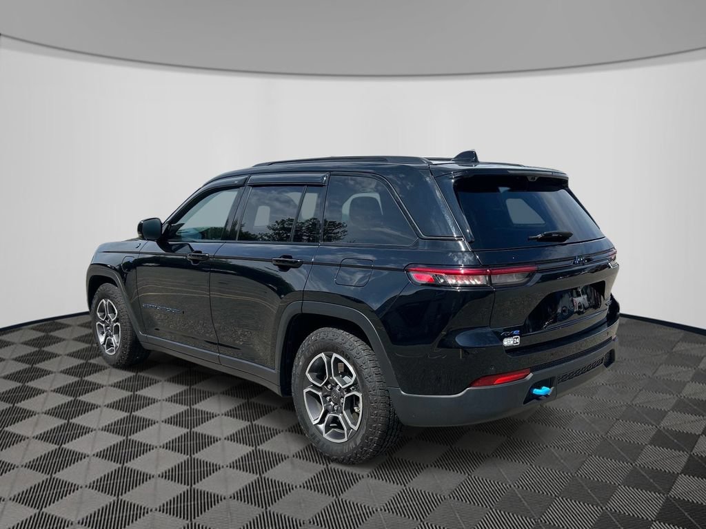 Certified 2022 Jeep Grand Cherokee Trailhawk w/ Luxury Tech Group III AWD/4WD image 3