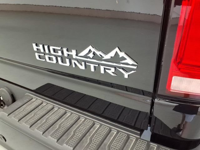 Used 2026 Chevrolet Silverado 2500 High Country w/ High Country Premium Package AWD/4WD image 12
