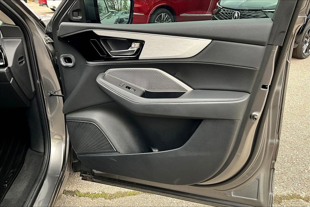 Used 2024 Acura MDX SH-AWD image 25