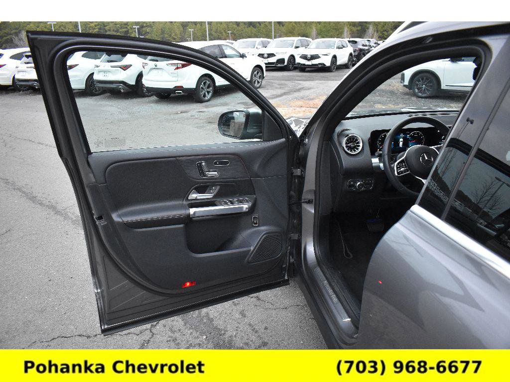 Used 2023 Mercedes-Benz GLB 250 4MATIC image 32