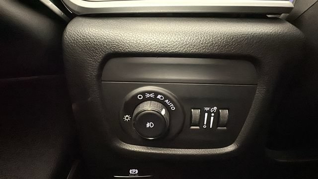 New 2026 Jeep Grand Cherokee Limited w/ Luxury Tech Group II AWD/4WD image 33