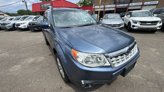 Used 2013 Subaru Forester 2.5X Premium w/ Plus Pkg AWD/4WD image 3