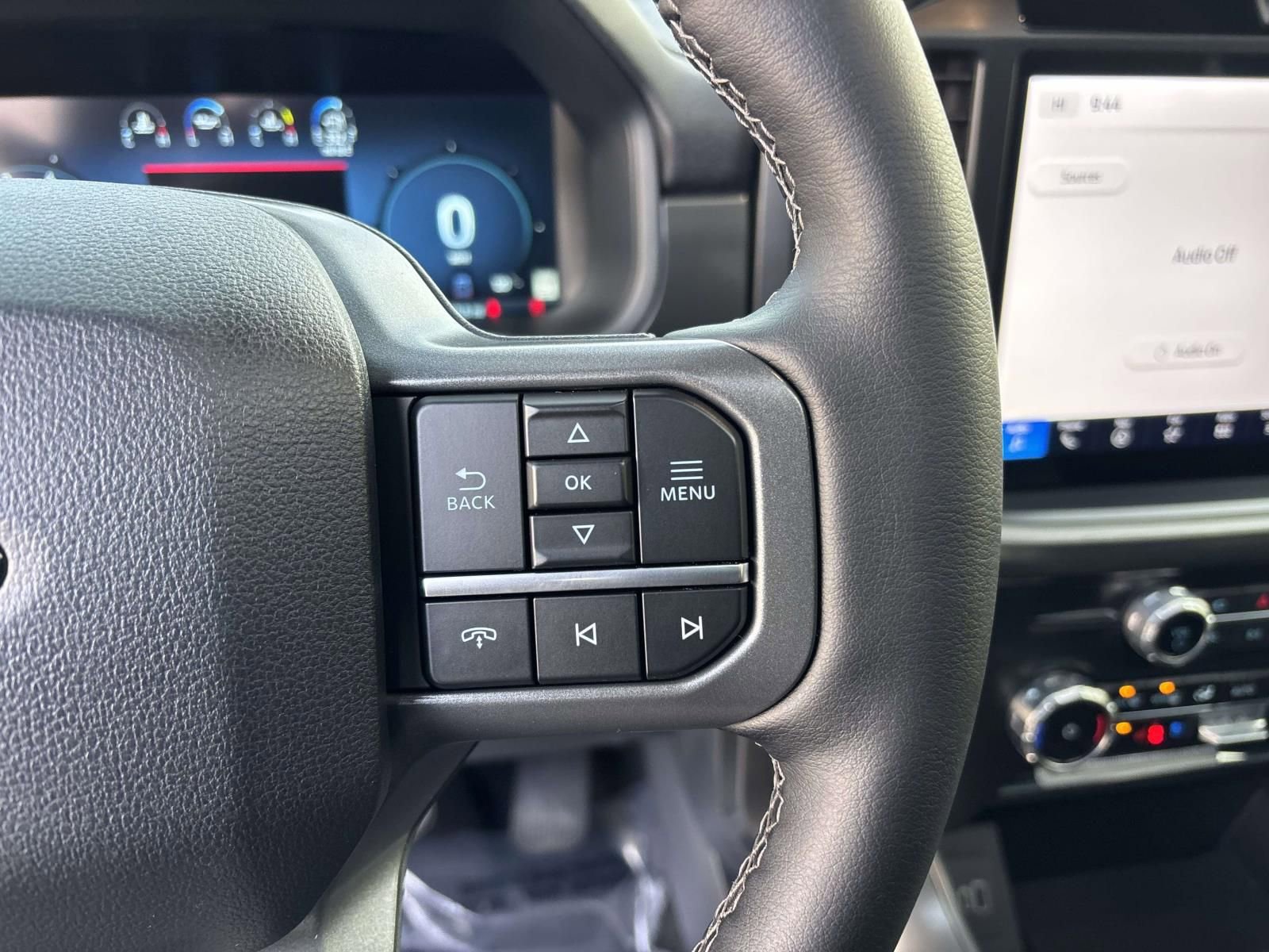 Used 2025 Ford F150 Lariat w/ Equipment Group 501A Mid image 21