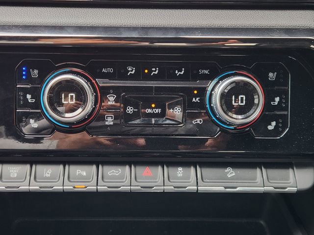 Used 2024 GMC Sierra 2500 AT4 w/ AT4 Premium Plus Package image 18