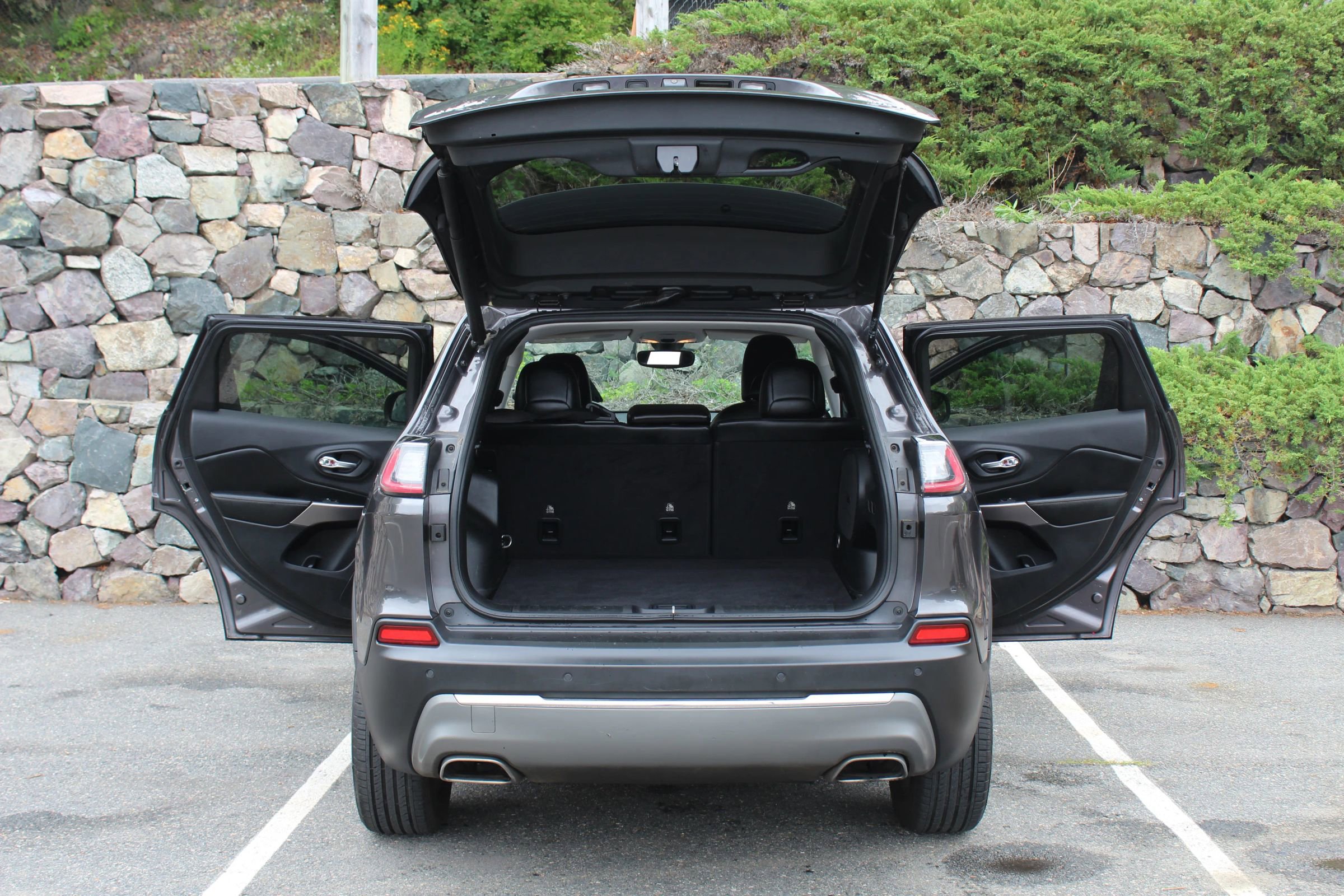 Used 2019 Jeep Cherokee Limited image 10