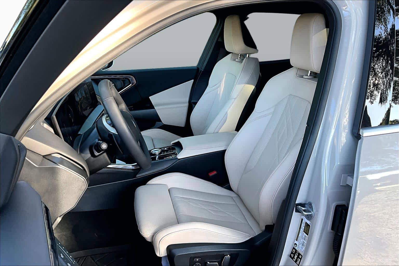 Certified 2025 BMW X3 xDrive30i w/ Premium Package AWD/4WD image 8