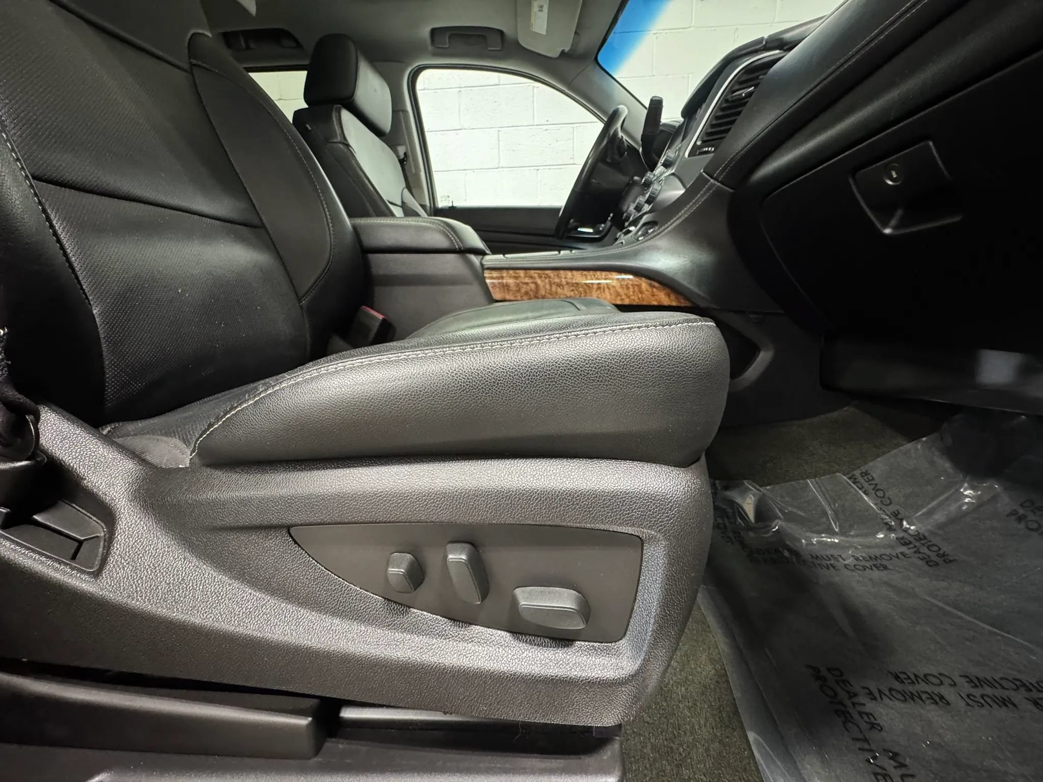 Used 2016 Chevrolet Suburban LTZ AWD/4WD image 33