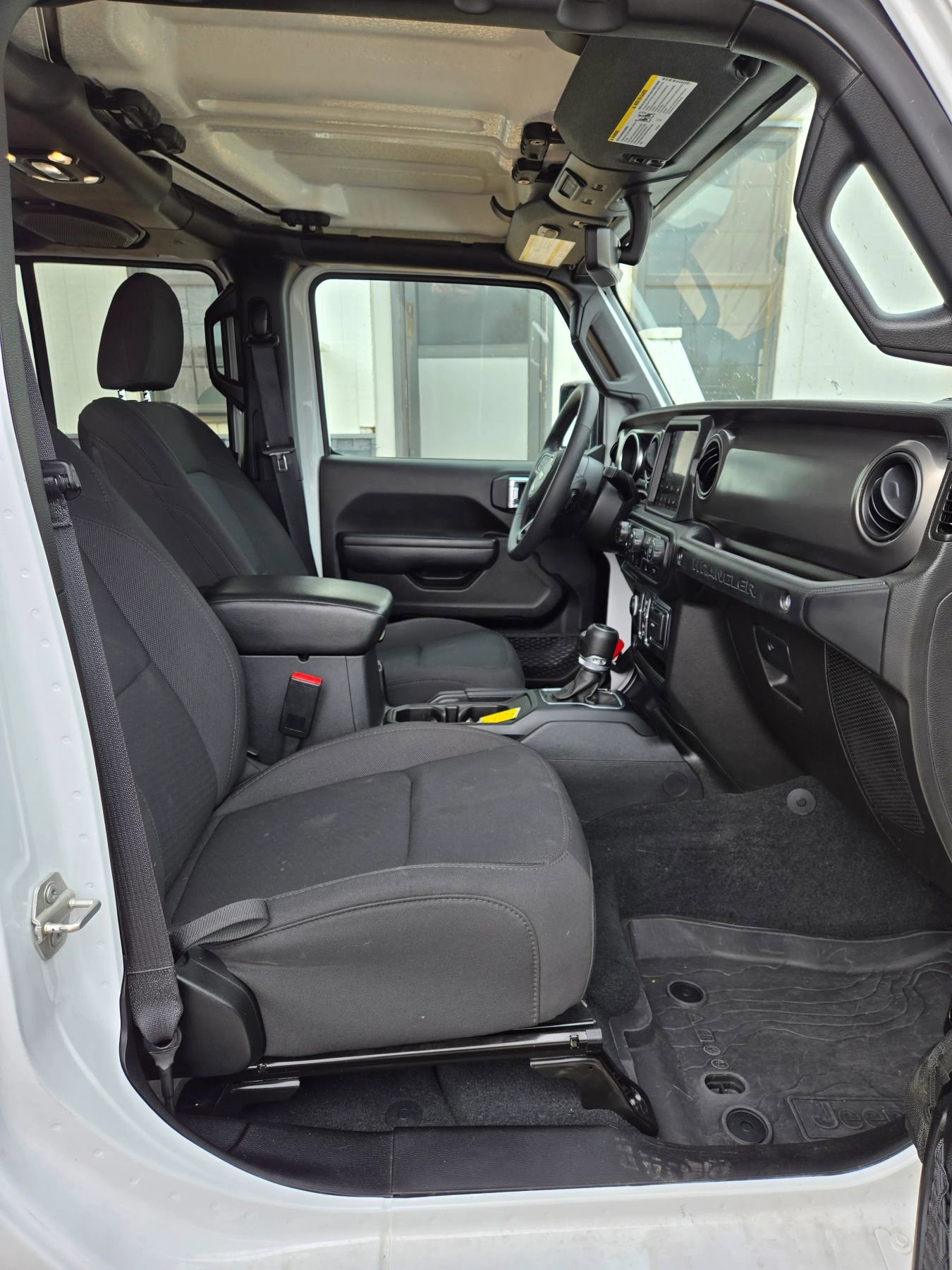 Used 2023 Jeep Wrangler Unlimited w/ Cold Weather Group image 12