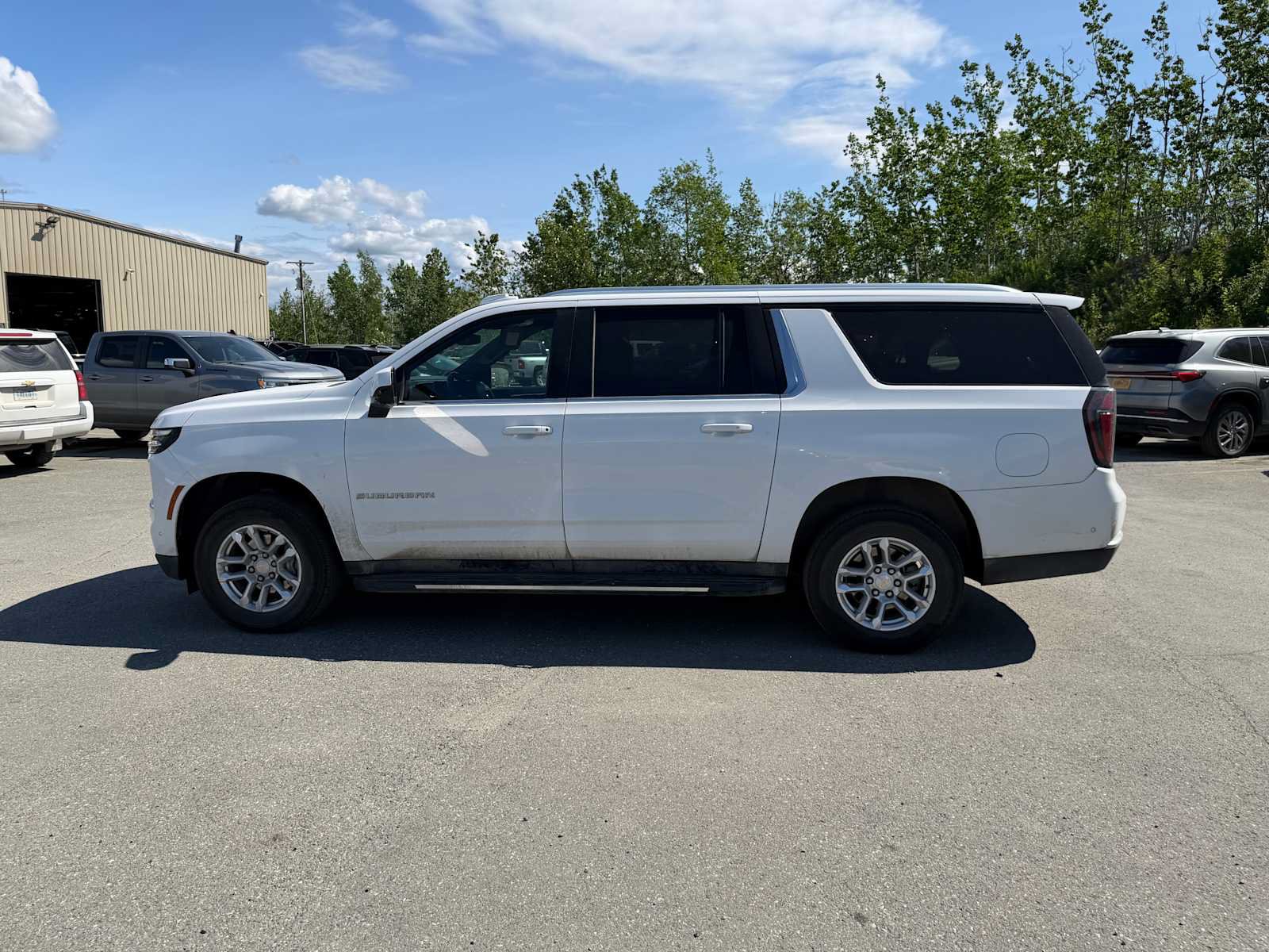 Used 2025 Chevrolet Suburban LS AWD/4WD image 4