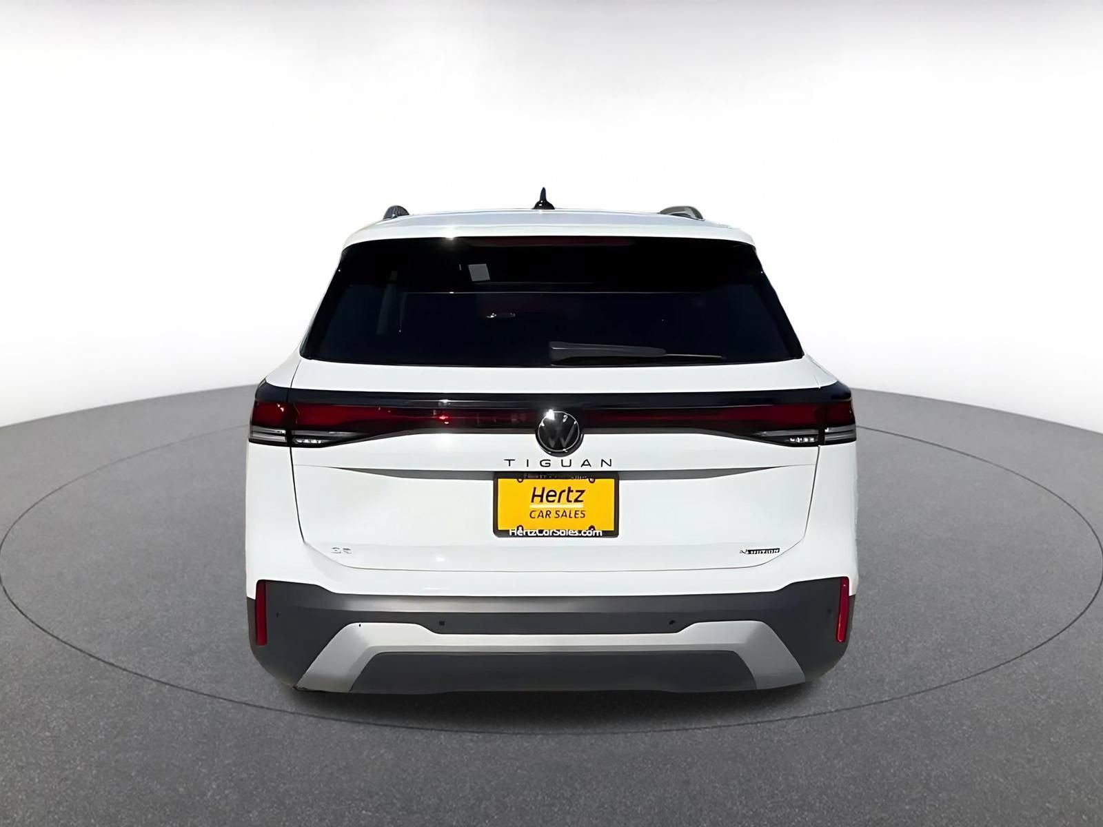 Used 2026 Volkswagen Tiguan SE AWD/4WD image 12