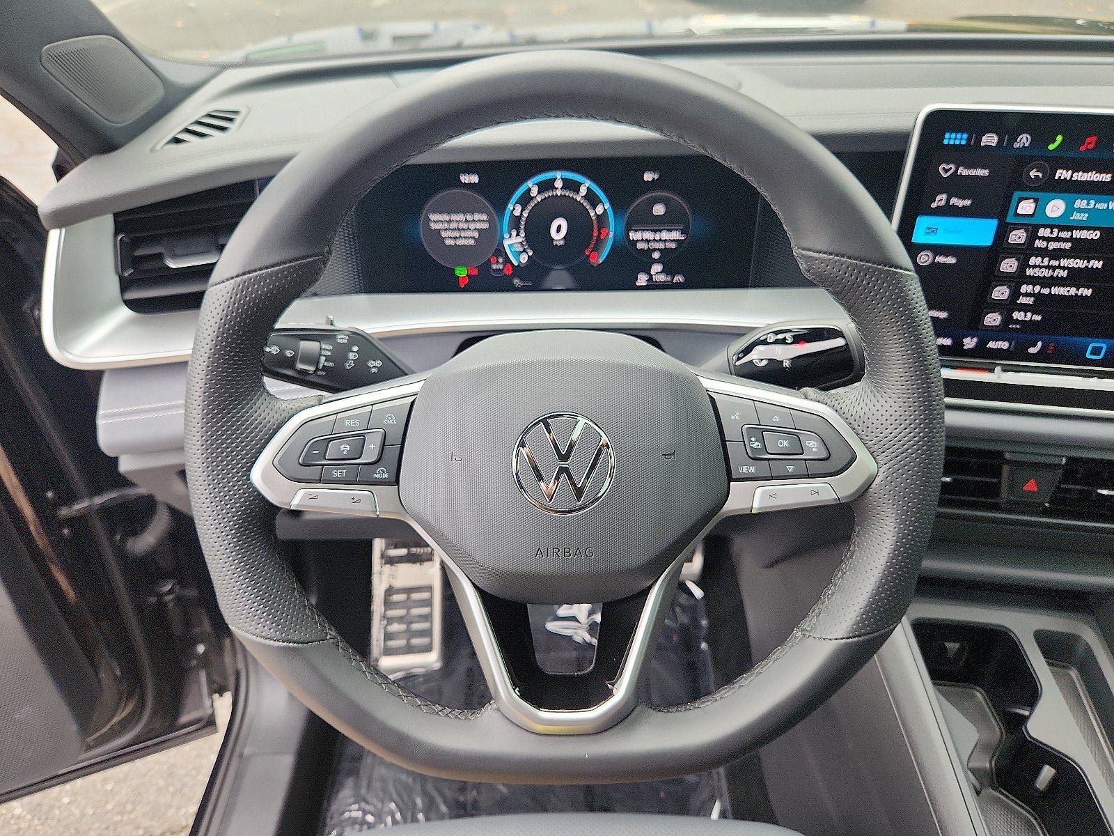 Used 2026 Volkswagen Tiguan SE R-Line AWD/4WD image 19