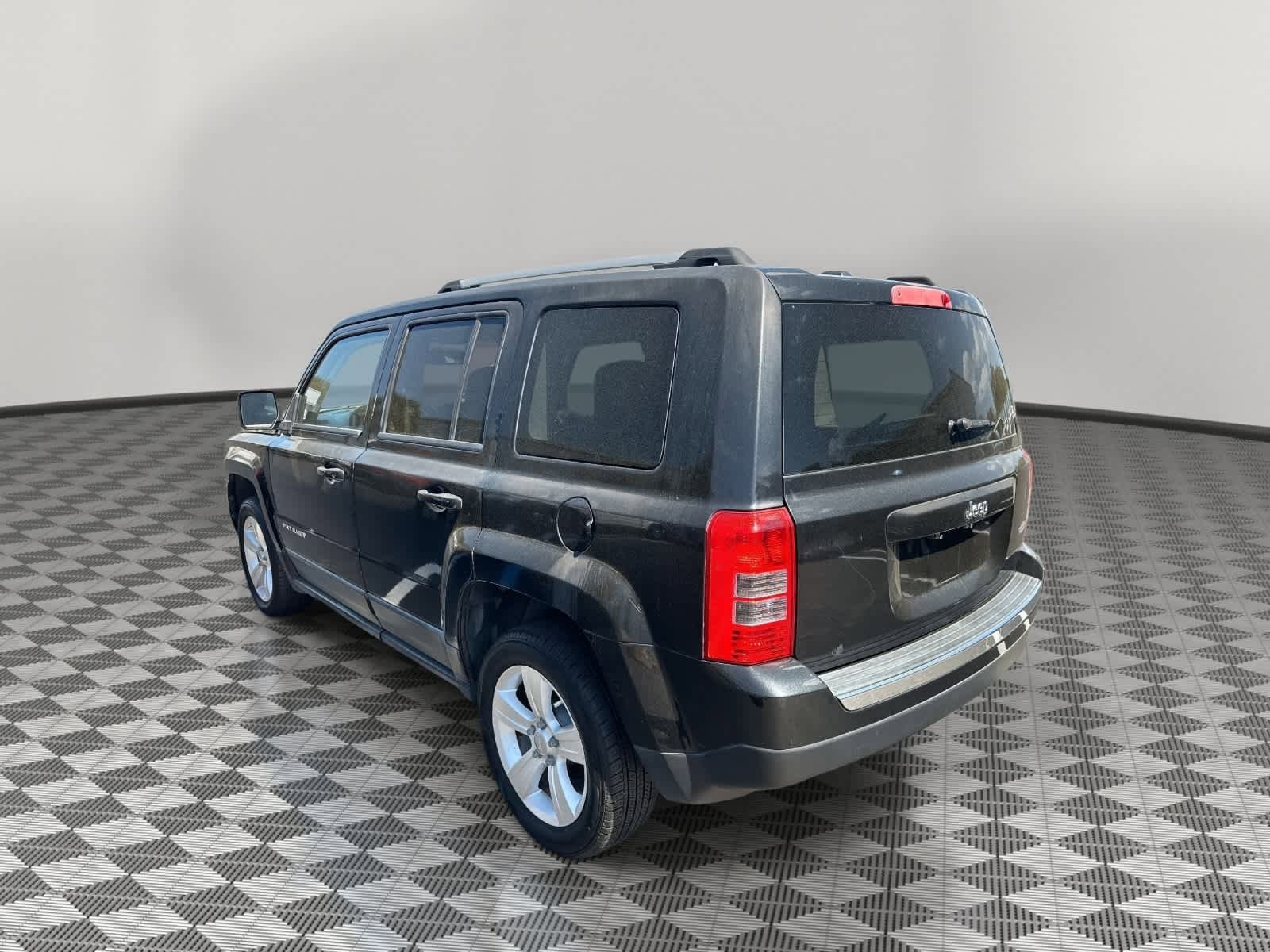 Used 2011 Jeep Patriot Latitude FWD image 12