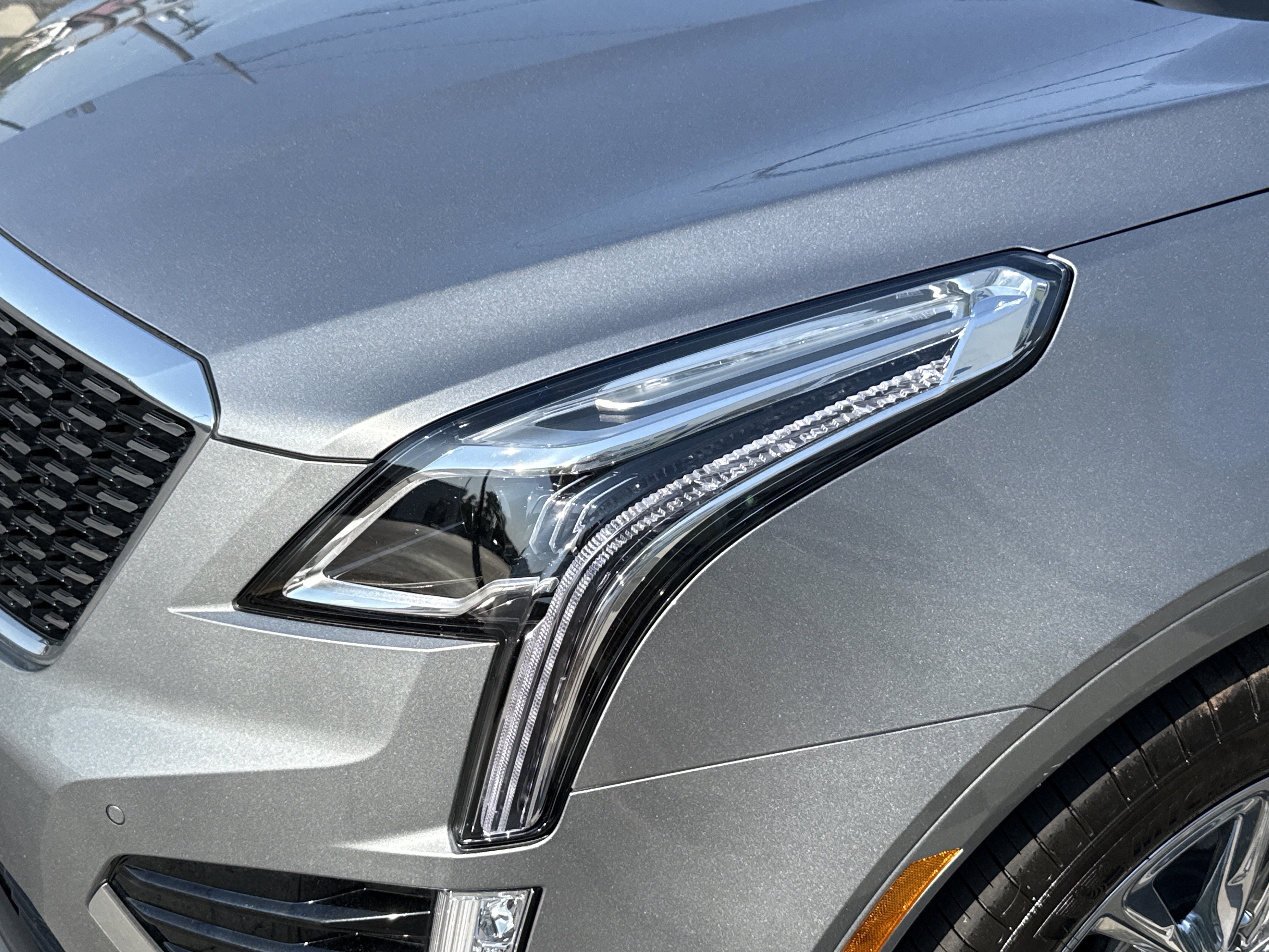 Used 2025 Cadillac XT5 Premium Luxury w/ Technology Package AWD/4WD image 6