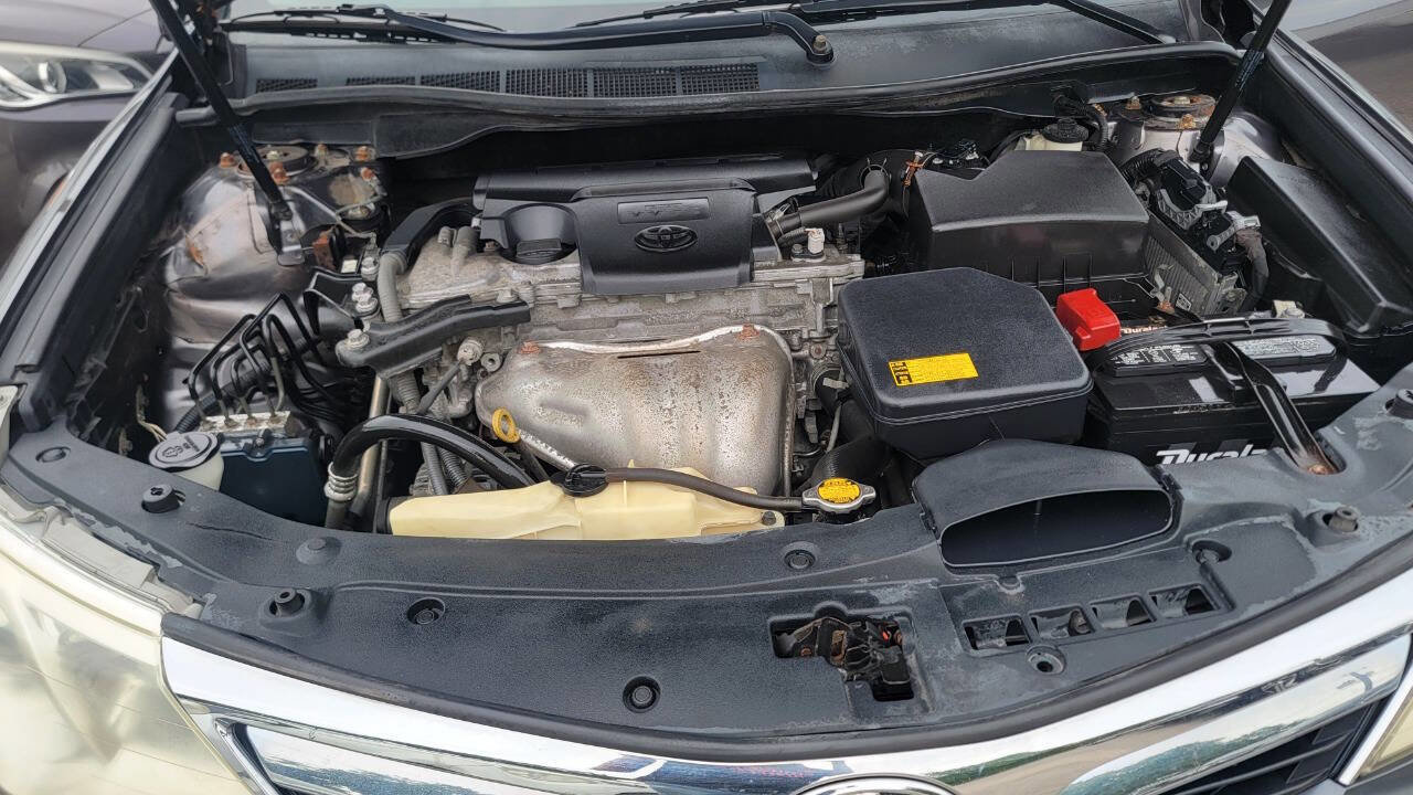 Used 2013 Toyota Camry LE FWD image 9