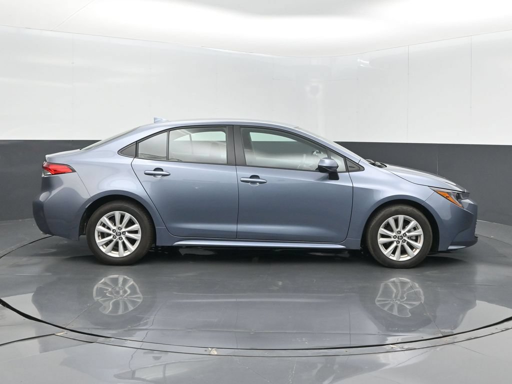 Used 2026 Toyota Corolla LE w/ LE Premium Package FWD image 5