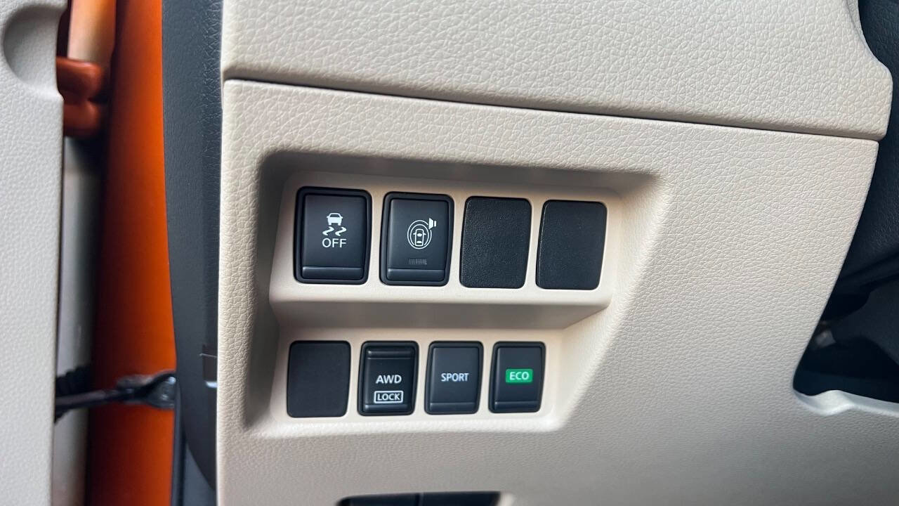 Used 2017 Nissan Rogue SV image 15