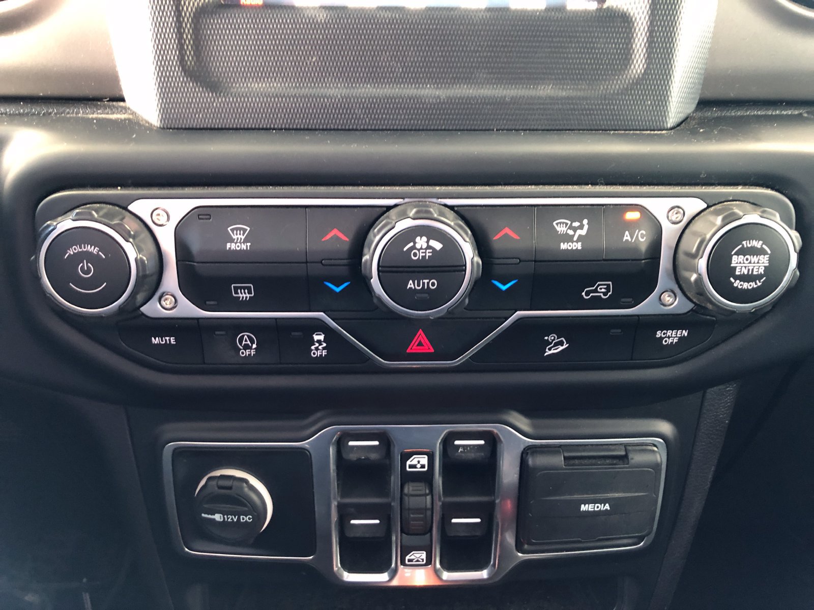 Used 2018 Jeep Wrangler Unlimited Sport S AWD/4WD image 26