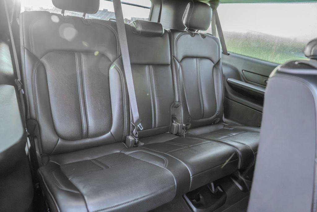 Used 2024 Jeep Wagoneer L Series II w/ Flexible Seating Group AWD/4WD image 31