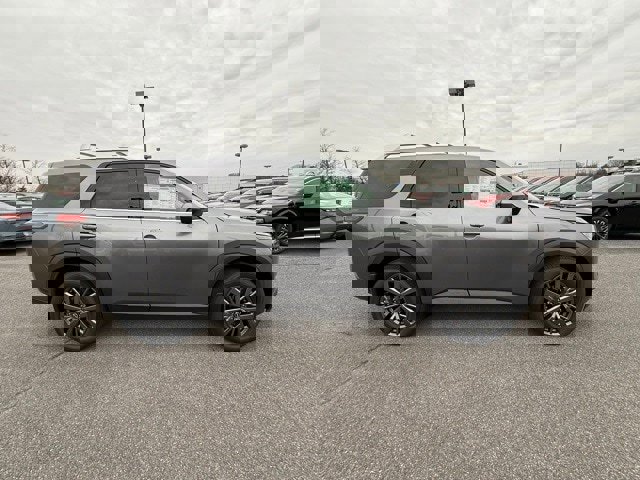 New 2025 Nissan Pathfinder SL w/ SL Premium Package image 4