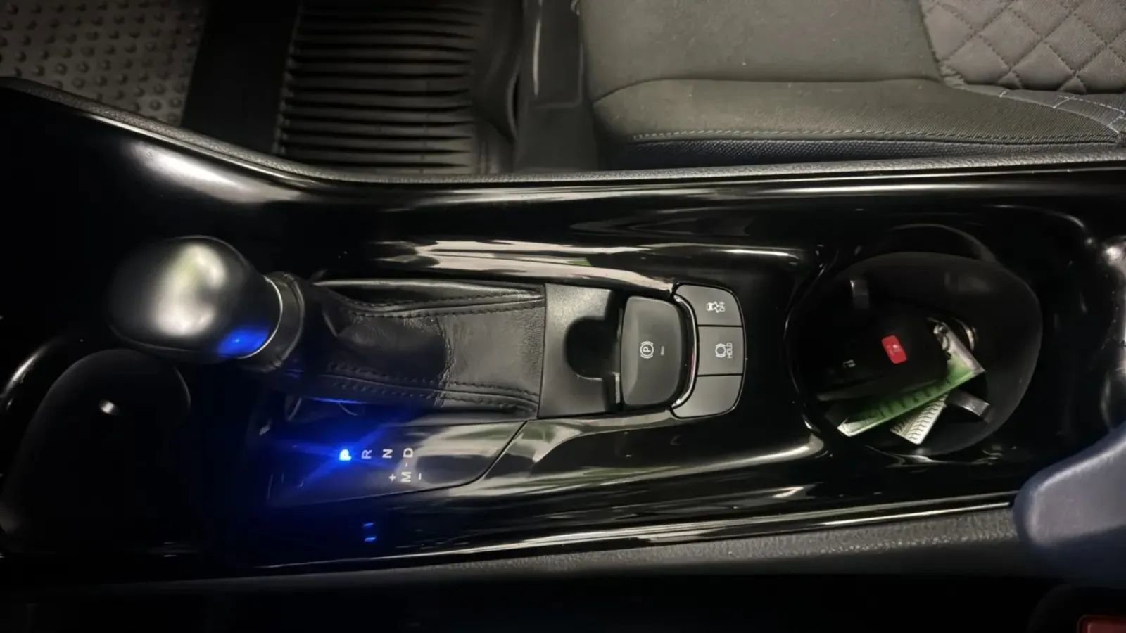 Used 2021 Toyota C-HR XLE FWD image 12