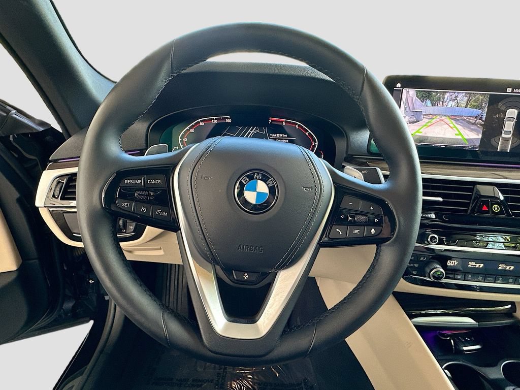 Used 2023 BMW 530i xDrive w/ Premium Package AWD/4WD image 5