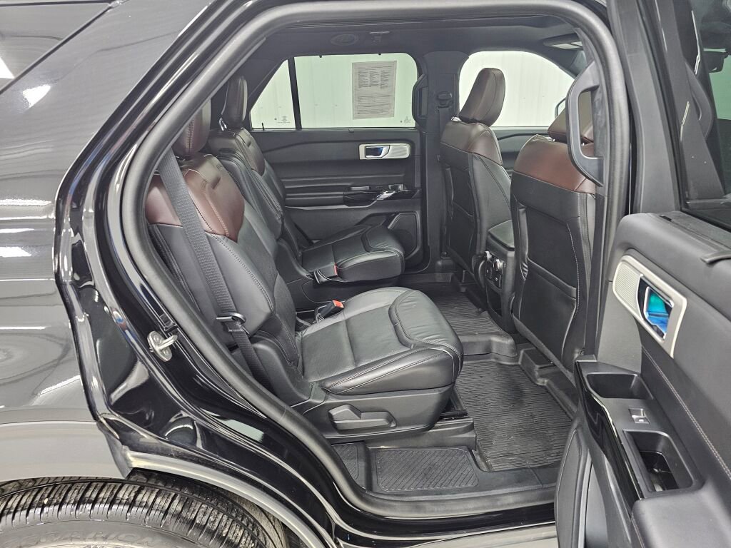 Used 2021 Ford Explorer Platinum w/ Equipment Group 601A image 23