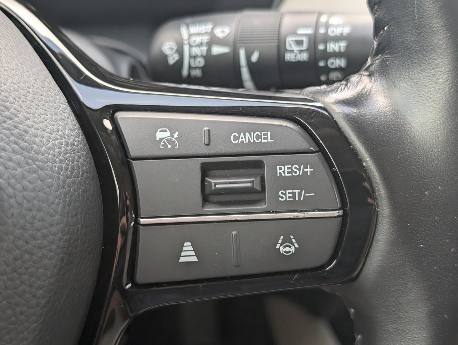 Used 2025 Honda HR-V EX-L image 15