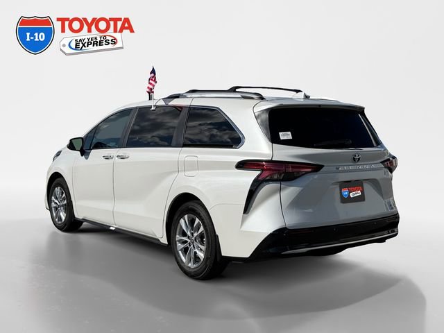 Certified 2024 Toyota Sienna Limited image 3
