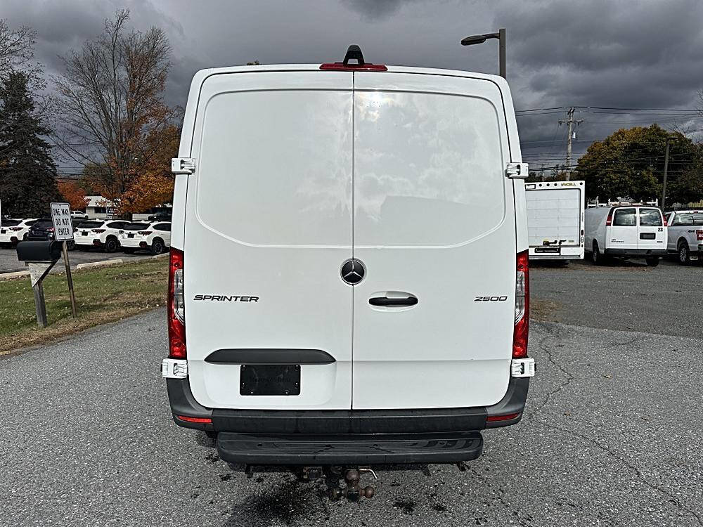 Used 2022 Mercedes-Benz Sprinter 2500 image 4