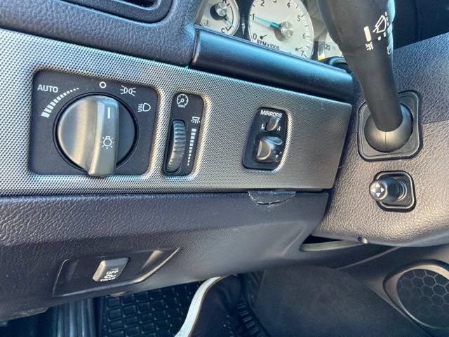 Used 2005 Ford Thunderbird RWD image 14