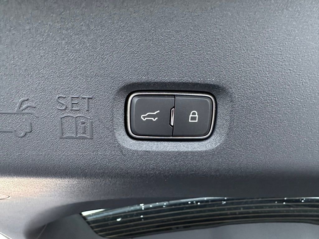 New 2025 Lincoln Navigator Reserve image 18