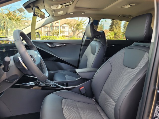 New 2026 Kia Niro EX FWD image 9