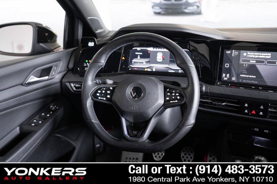 Used 2022 Volkswagen Golf R image 25