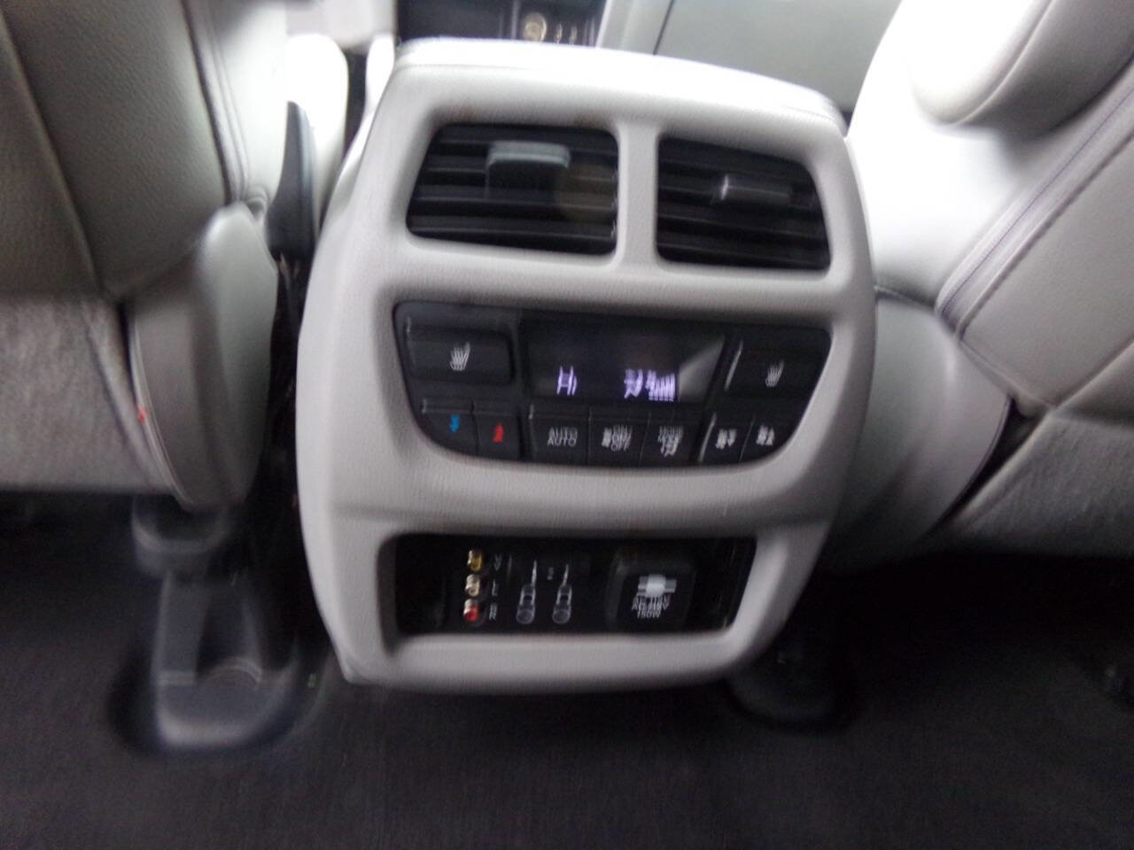 Used 2016 Honda Pilot Elite image 17