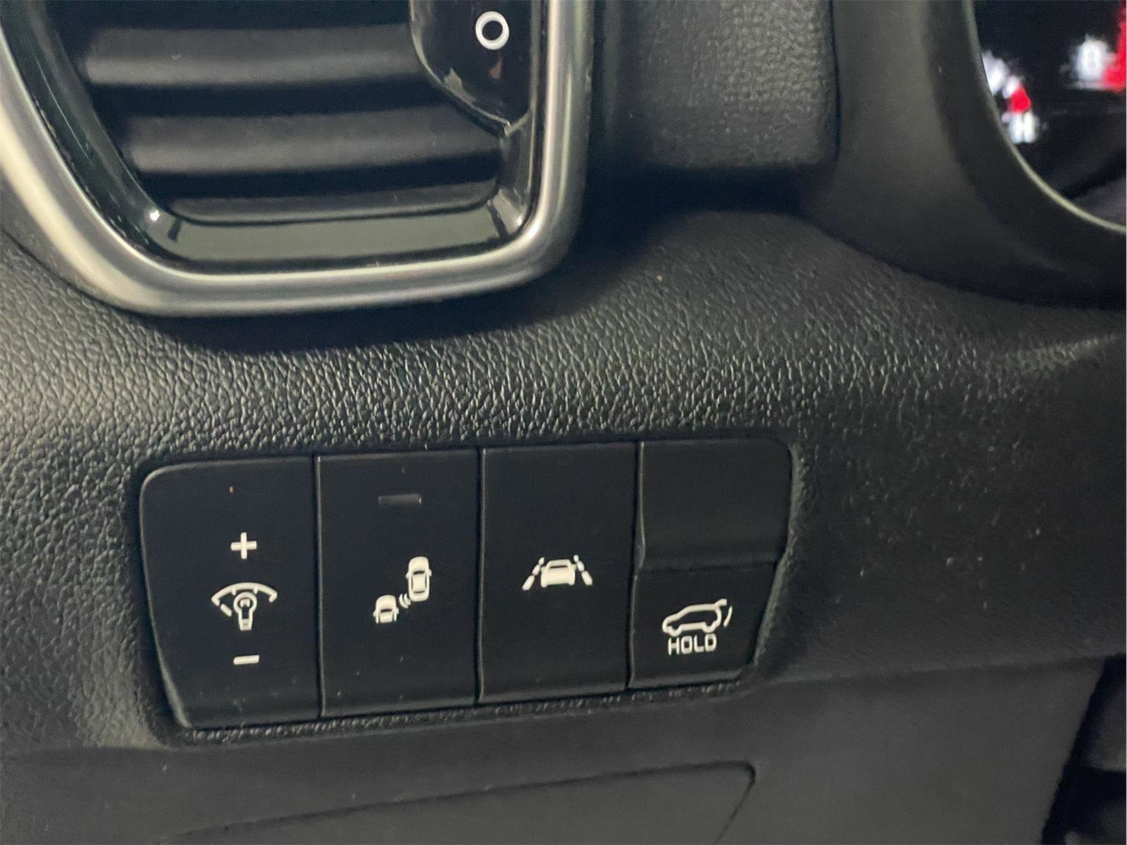 Used 2020 Kia Sportage SX image 24