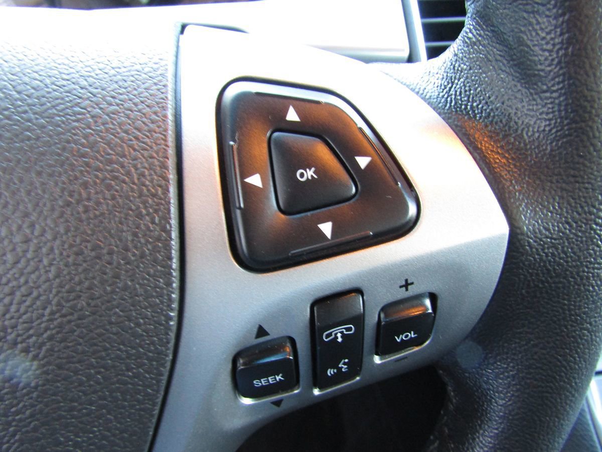 Used 2017 Ford Taurus SEL FWD image 7