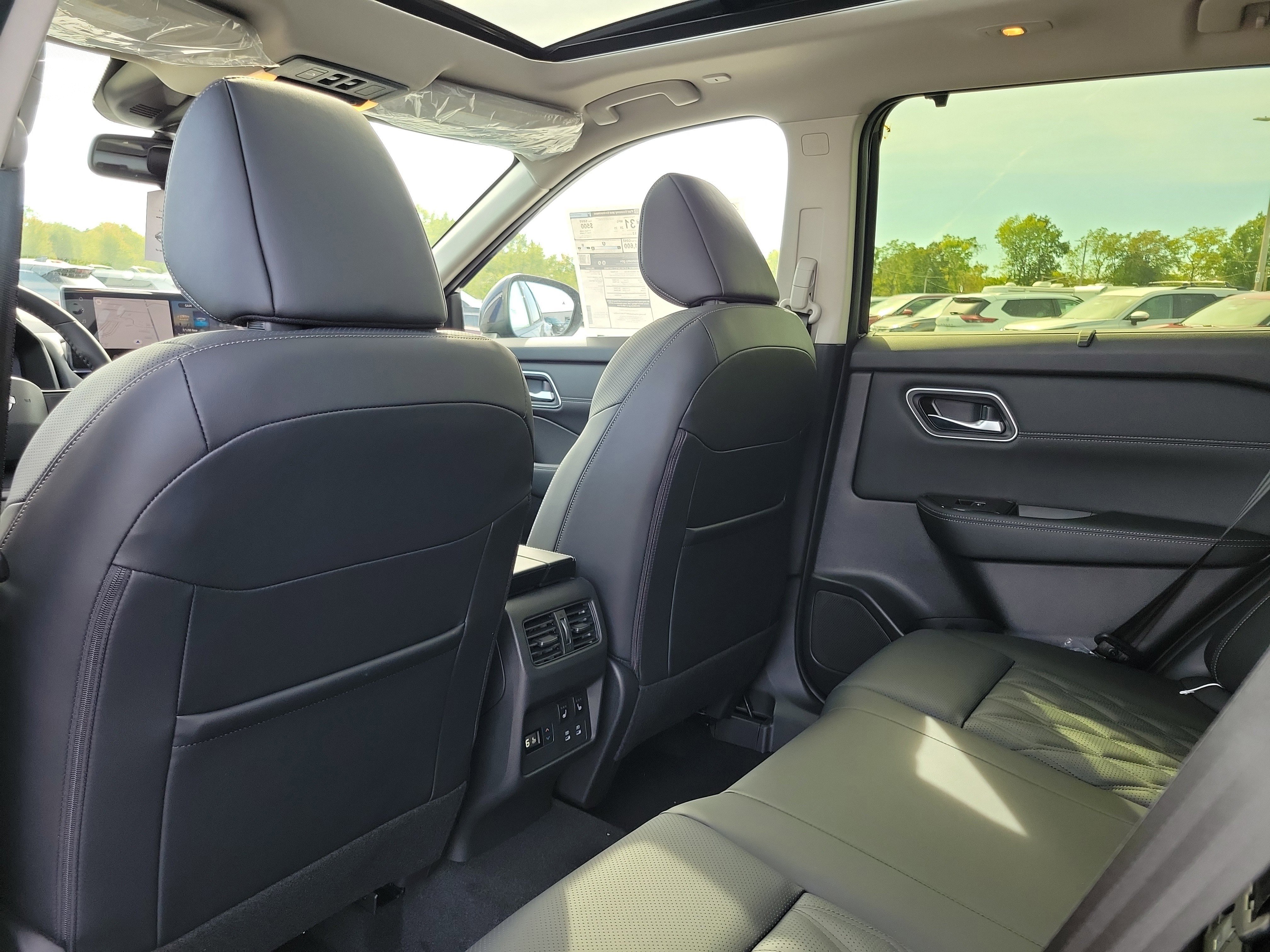 New 2026 Nissan Rogue Platinum image 14