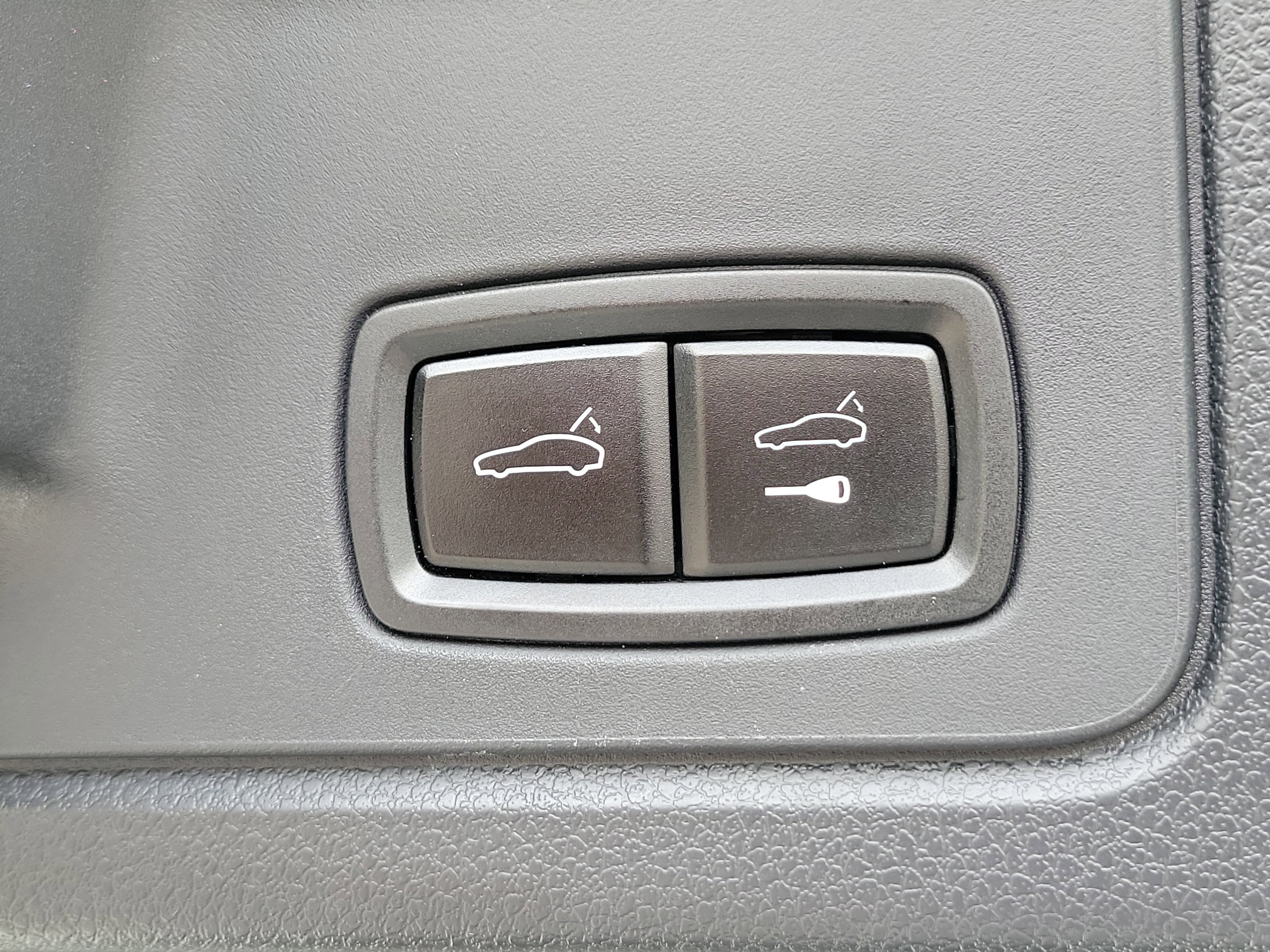 Used 2015 Porsche Panamera GTS AWD/4WD image 9