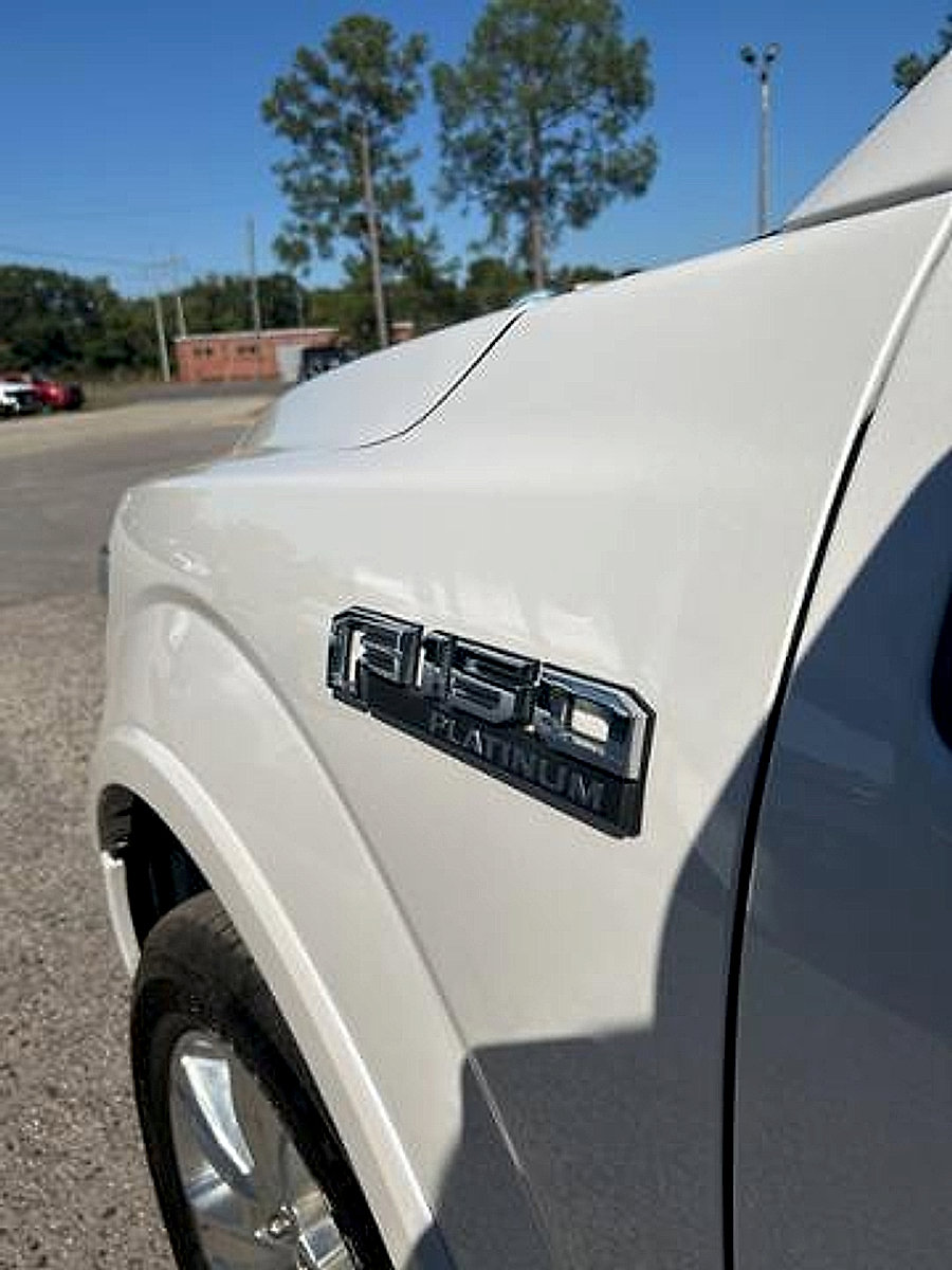 Used 2018 Ford F150 Platinum w/ Equipment Group 701A Luxury image 10